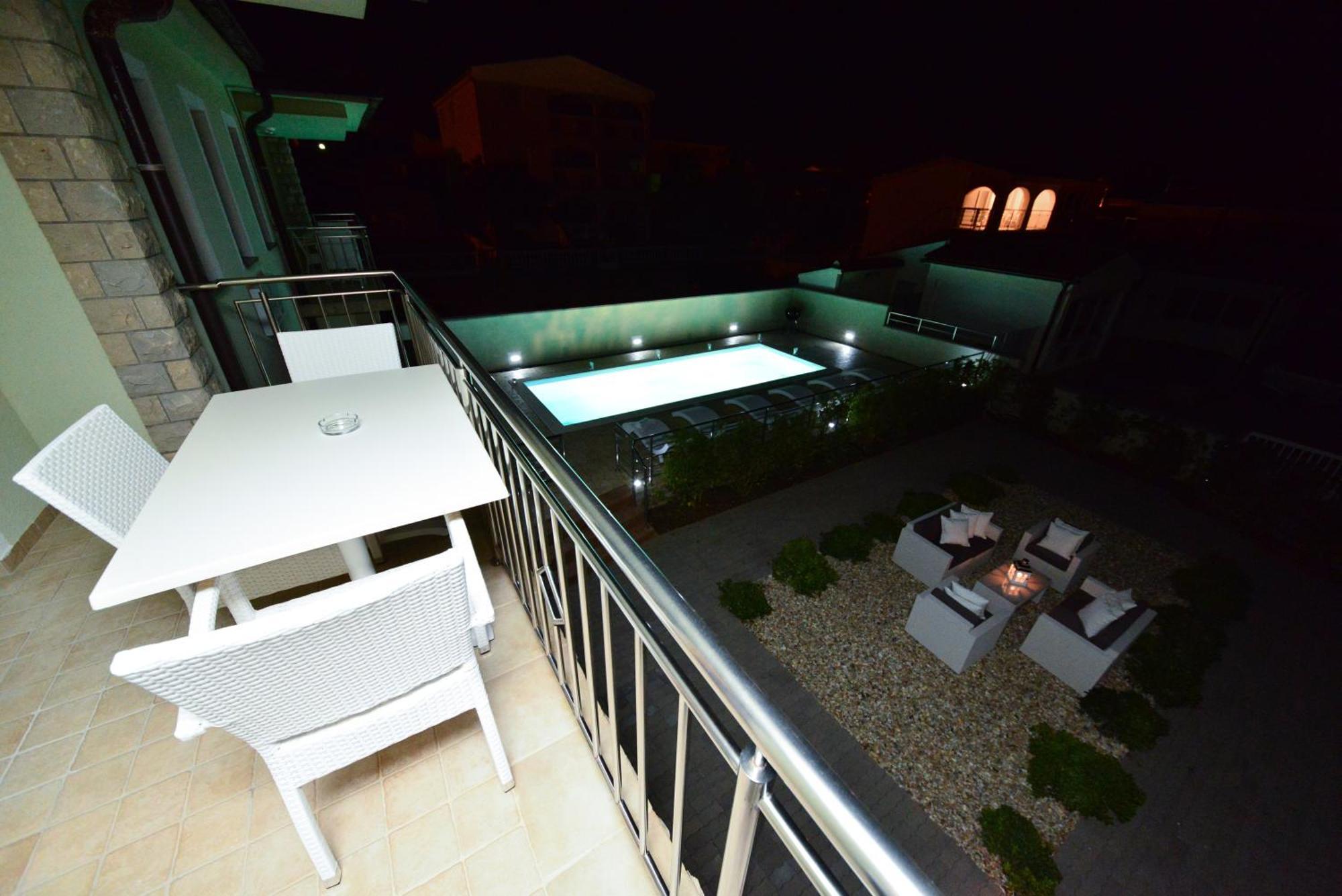 Sunset Deluxe Apartments Vir Room photo